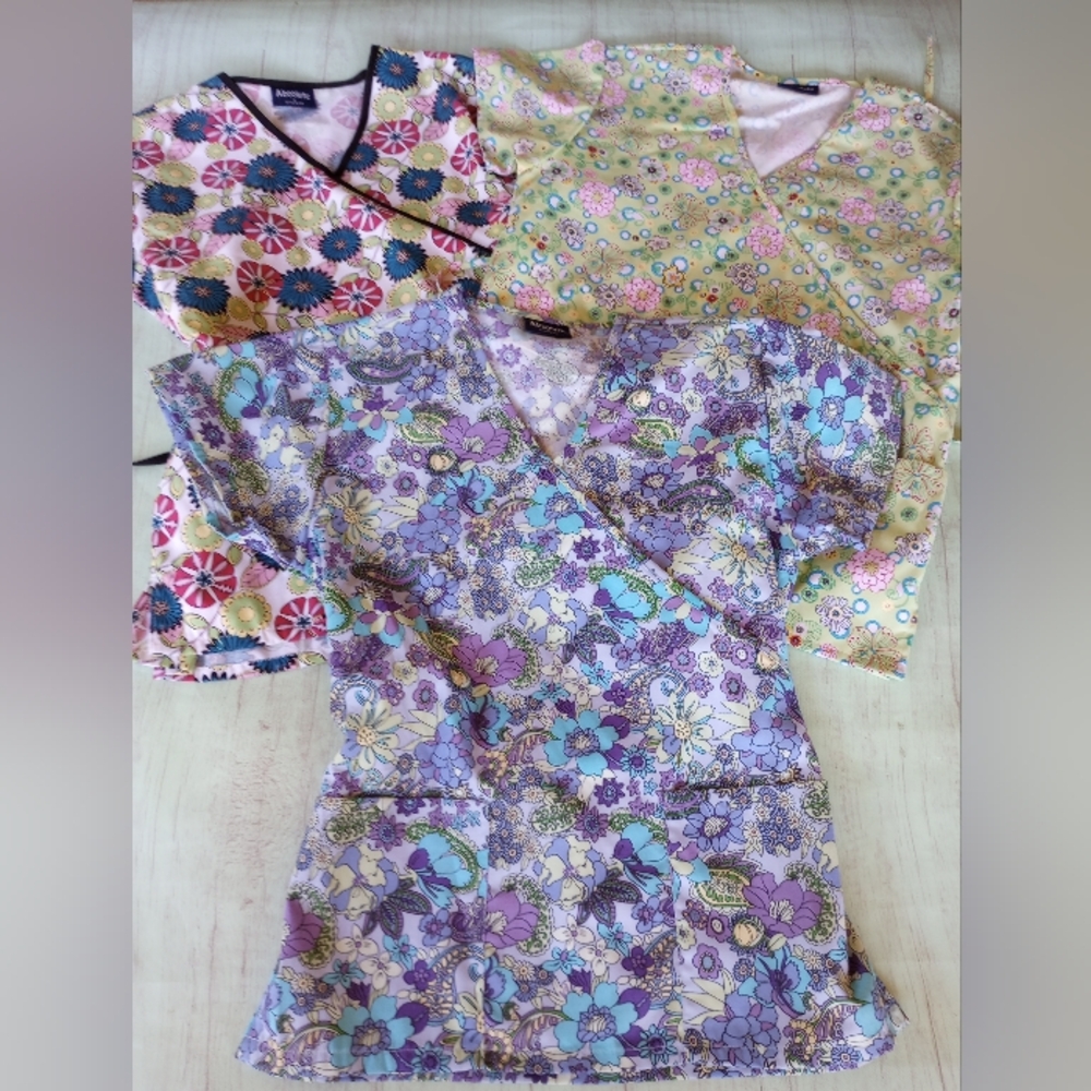 x3 Women's Absolute Scrub Tops Small Nurse Doctor Medical